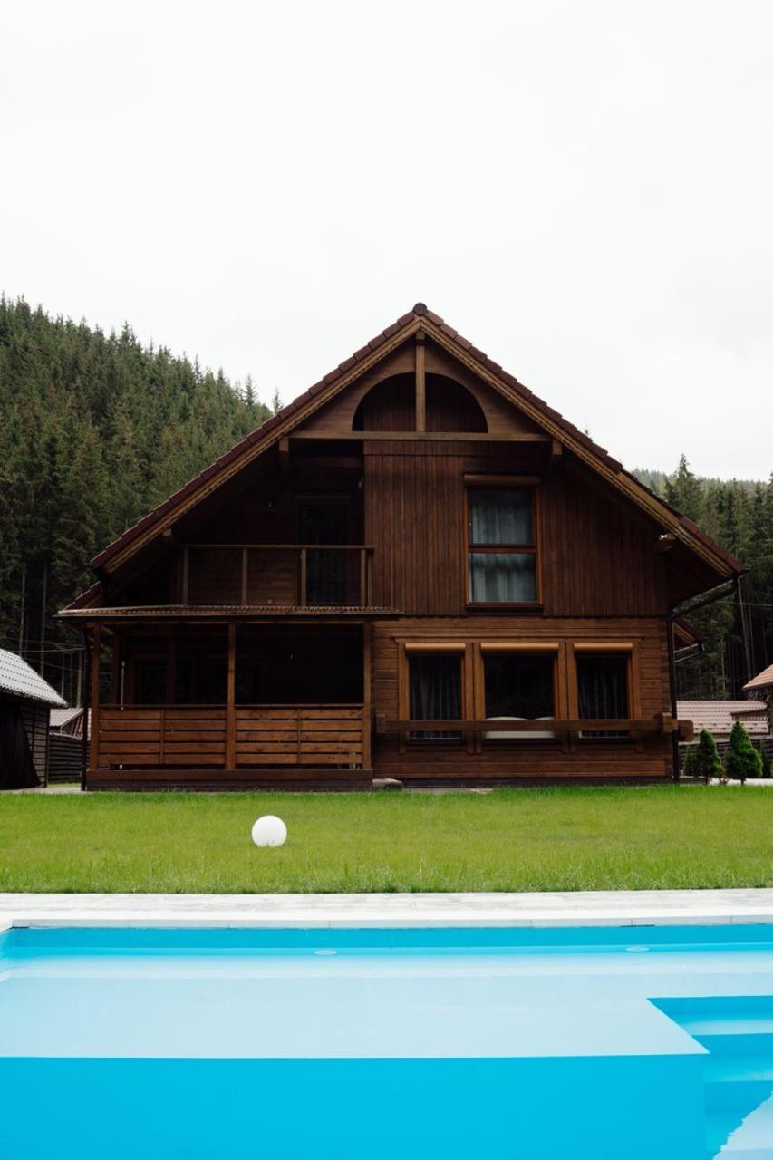 Berghaus Bukovel Villa Luaran gambar
